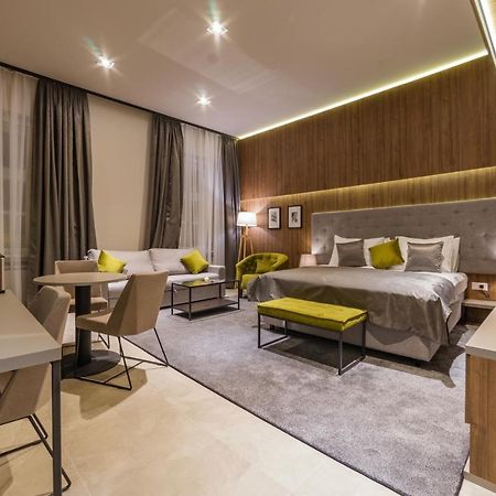 자그레브 Dezman Luxury Center 아파트 외부 사진