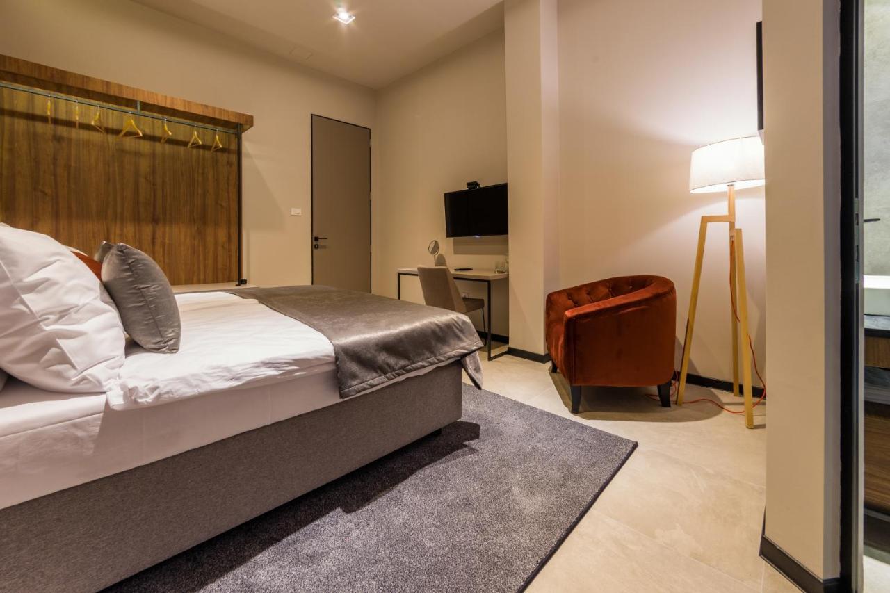 자그레브 Dezman Luxury Center 아파트 외부 사진