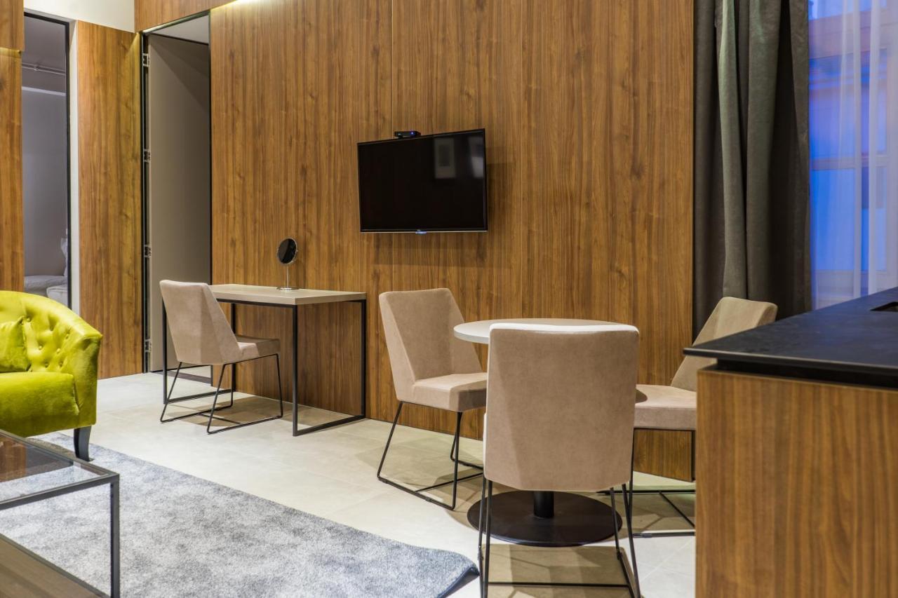 자그레브 Dezman Luxury Center 아파트 외부 사진