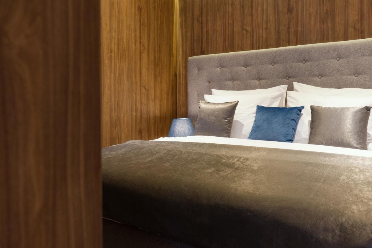 자그레브 Dezman Luxury Center 아파트 외부 사진