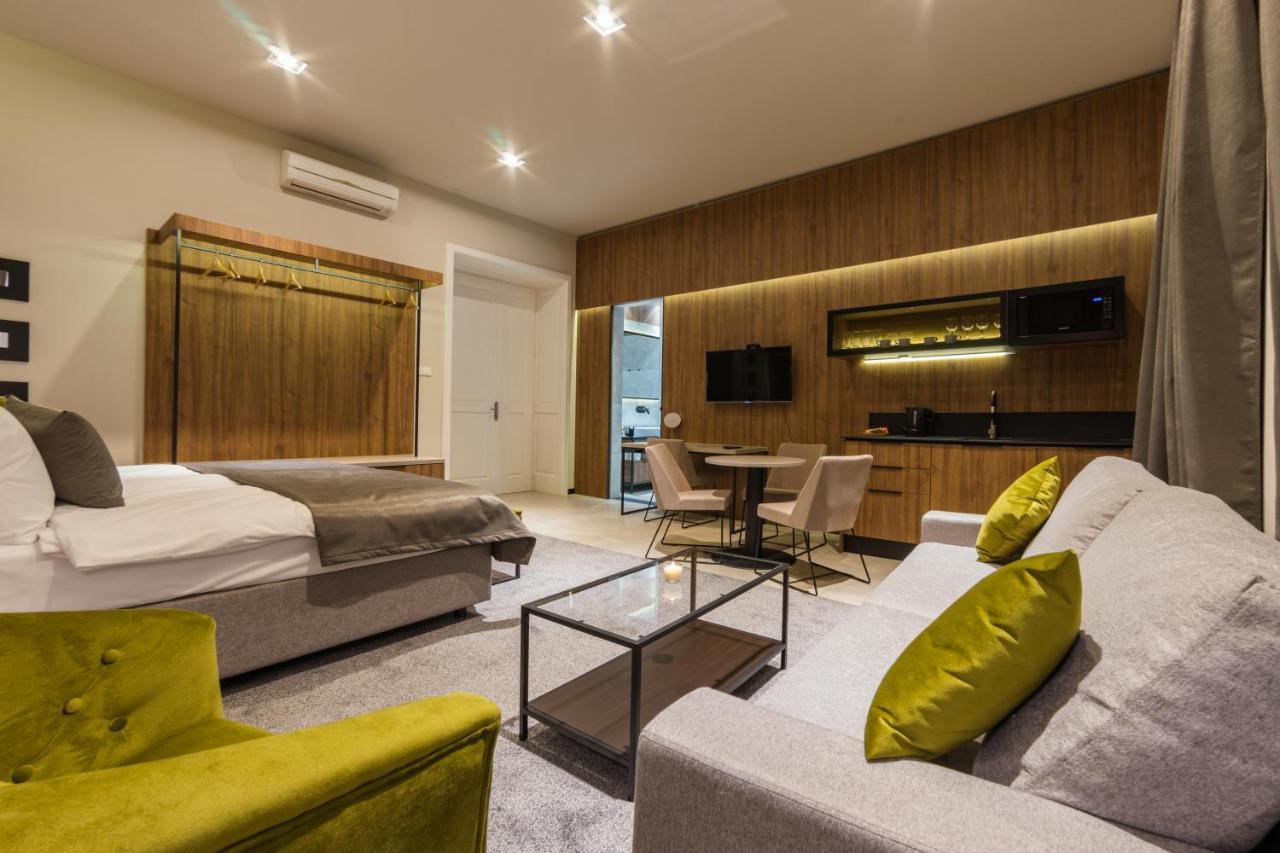 자그레브 Dezman Luxury Center 아파트 외부 사진