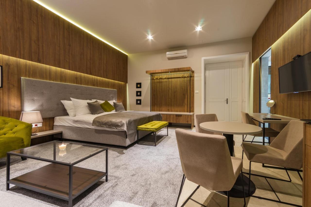 자그레브 Dezman Luxury Center 아파트 외부 사진