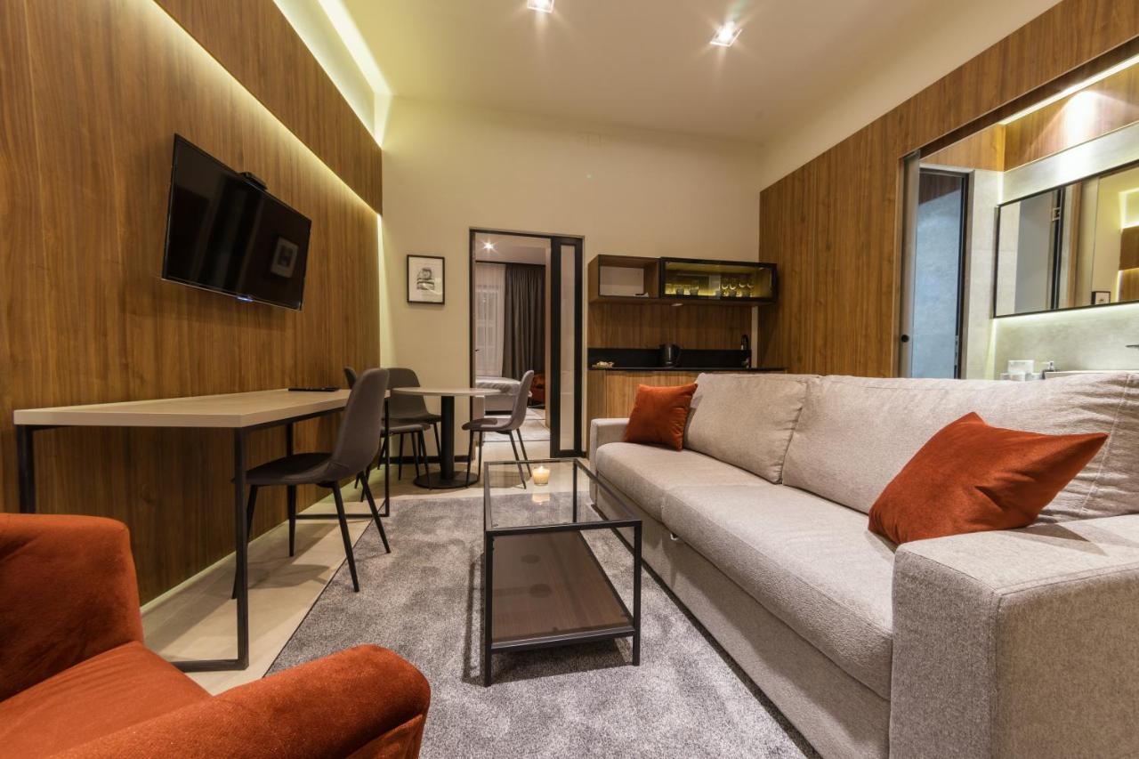 자그레브 Dezman Luxury Center 아파트 외부 사진