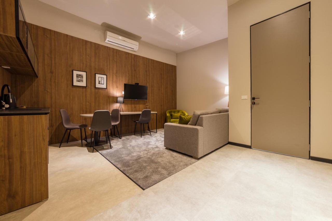 자그레브 Dezman Luxury Center 아파트 외부 사진
